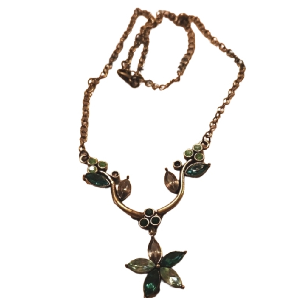 Vintage green flower leaf y necklace 90s